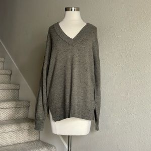 Madewell Sz M Gray Textured Black and Brown Flecks V-neck Sweater